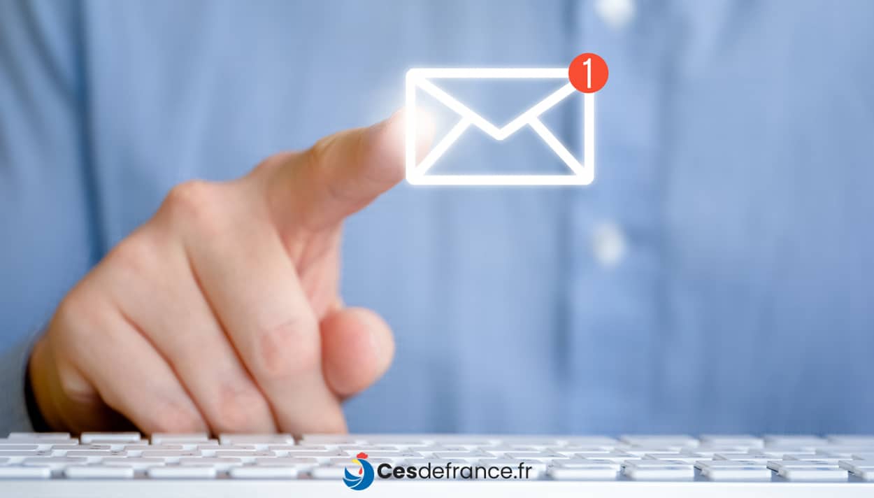 Comment envoyer un mail à plusieurs personnes en cachant les adresses ou visible