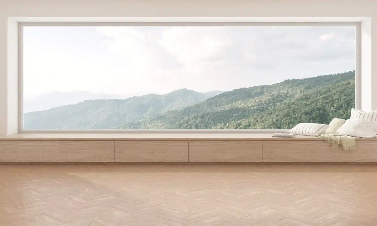 Fenêtre panoramique horizontale avec vue sur la montagne
