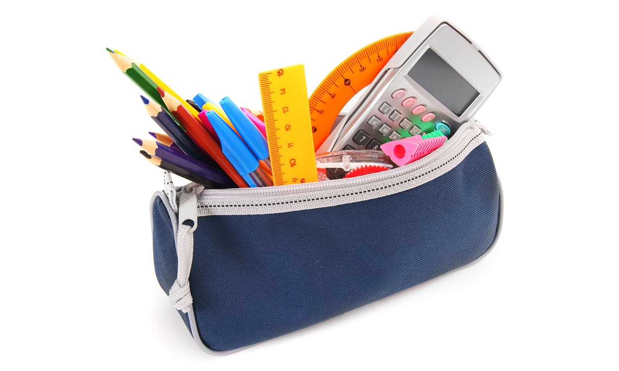 https://www.cesdefrance.fr/wp-content/uploads/2023/07/trousse-fournitures-scolaires.jpg?ezimgfmt=rs:367x220/rscb1/ngcb1/notWebP