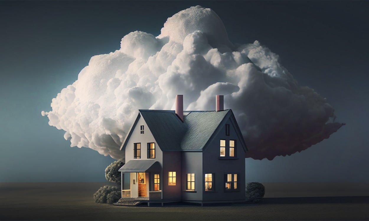 Une maison couverte par des nuages menaçants