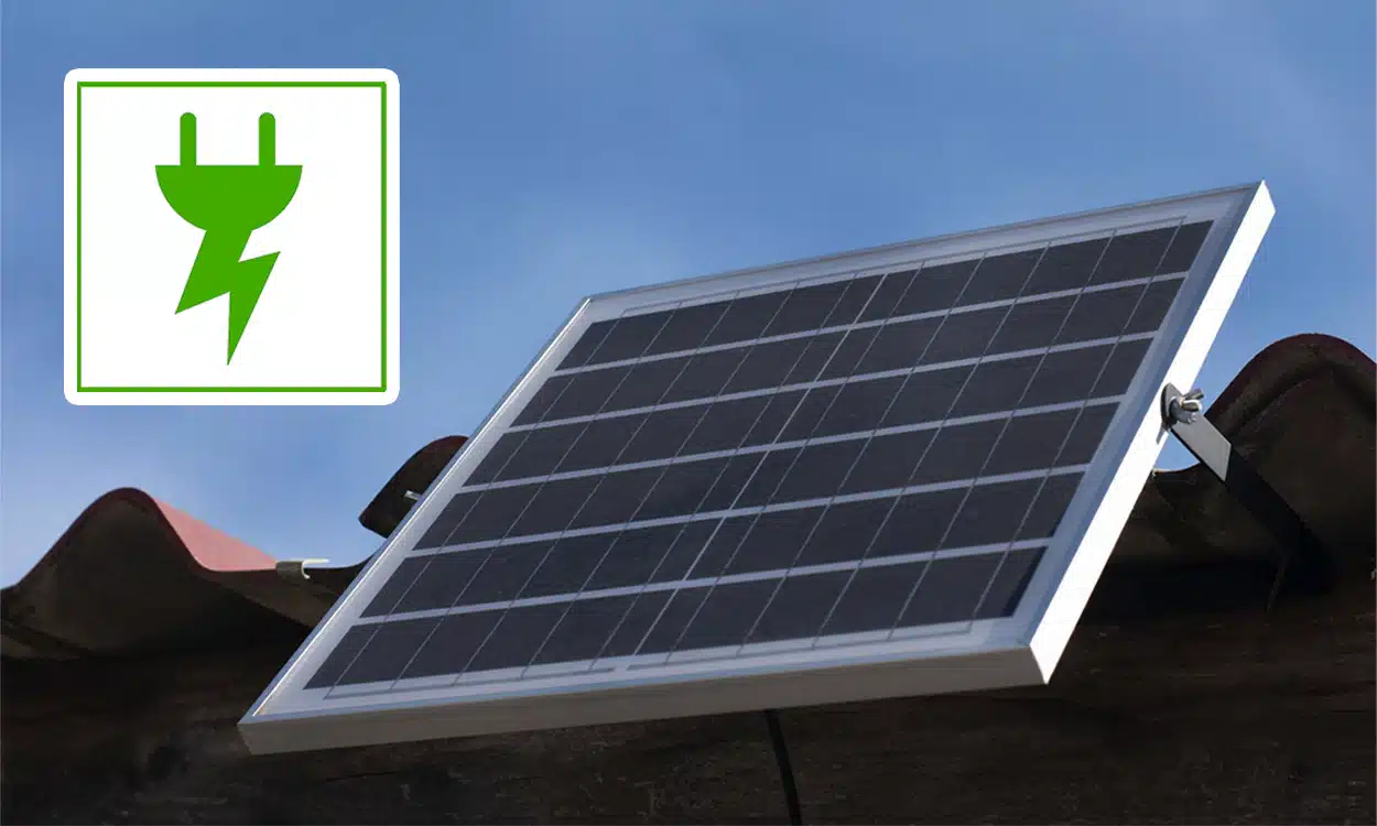Puissance d'un petit panneau solaire photovoltaique installé sur le toit d'une maison