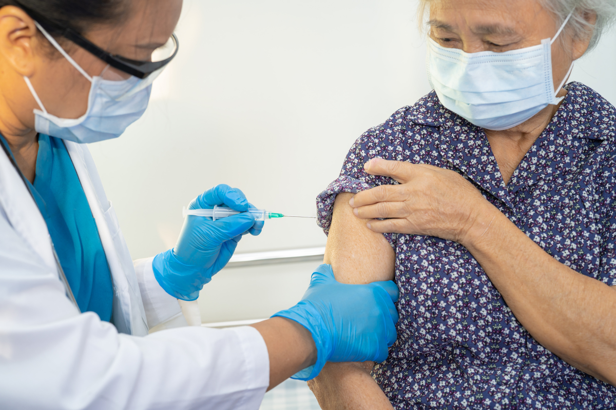 Vaccin coqueluche grands-parents : ce qu'il faut savoir