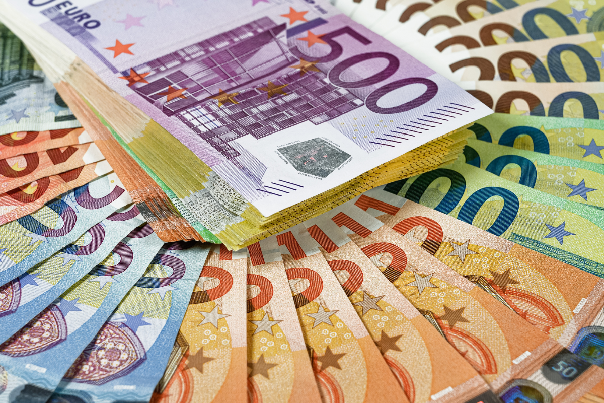 Je dois 30 000 euros à la CAF : comprendre, réagir et gérer sereinement