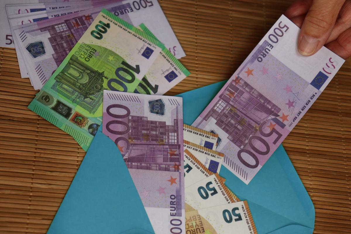 RSA avec 900 euros de chômage : comment combiner les deux aides ?