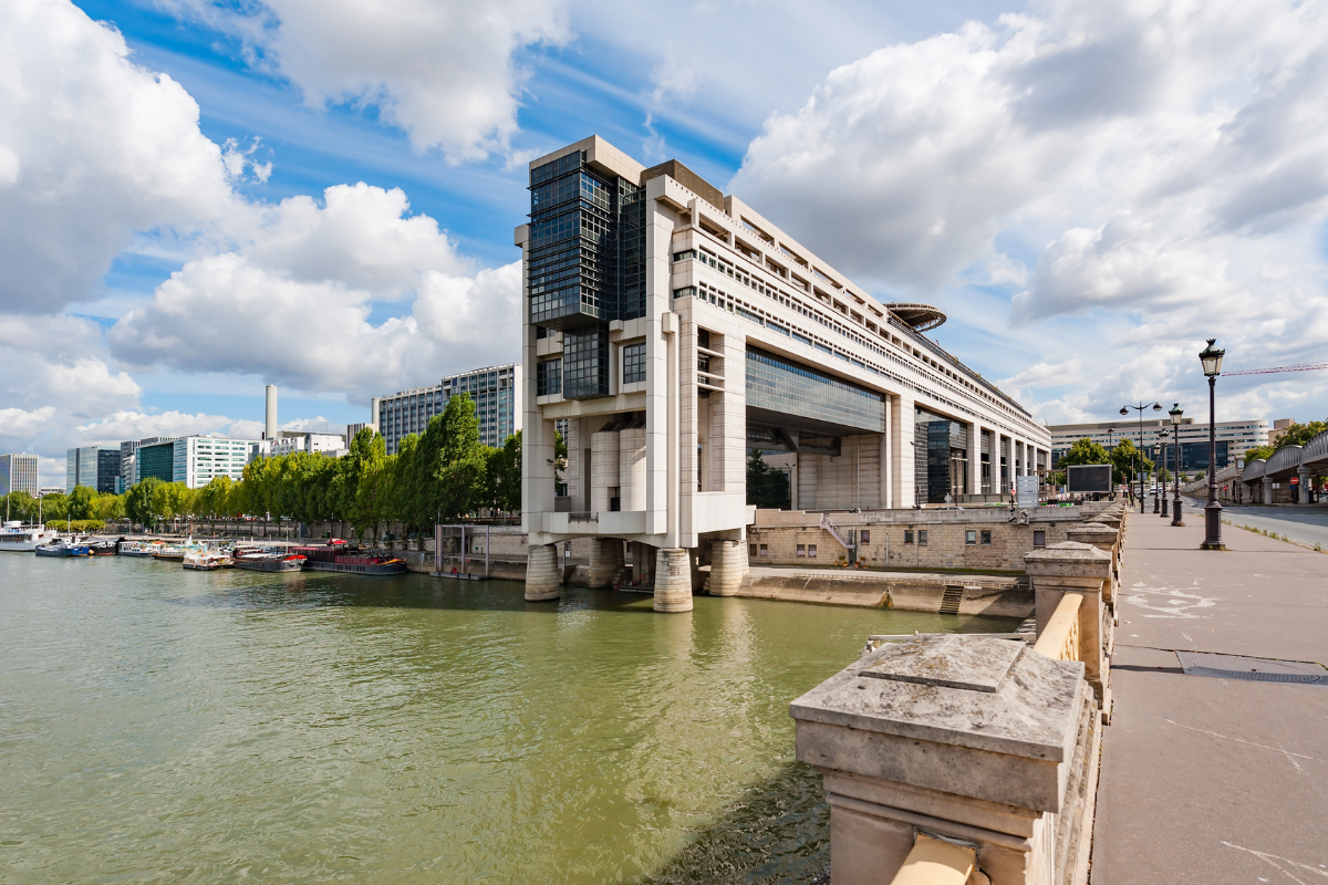 Retraites, allocations, APL : ces pistes budgétaires pourraient viser des foyers bien précis en 2027