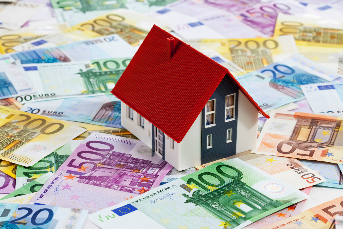 Crédit immobilier : les taux pourraient frôler 4 %, mais certaines banques gardent une porte ouverte