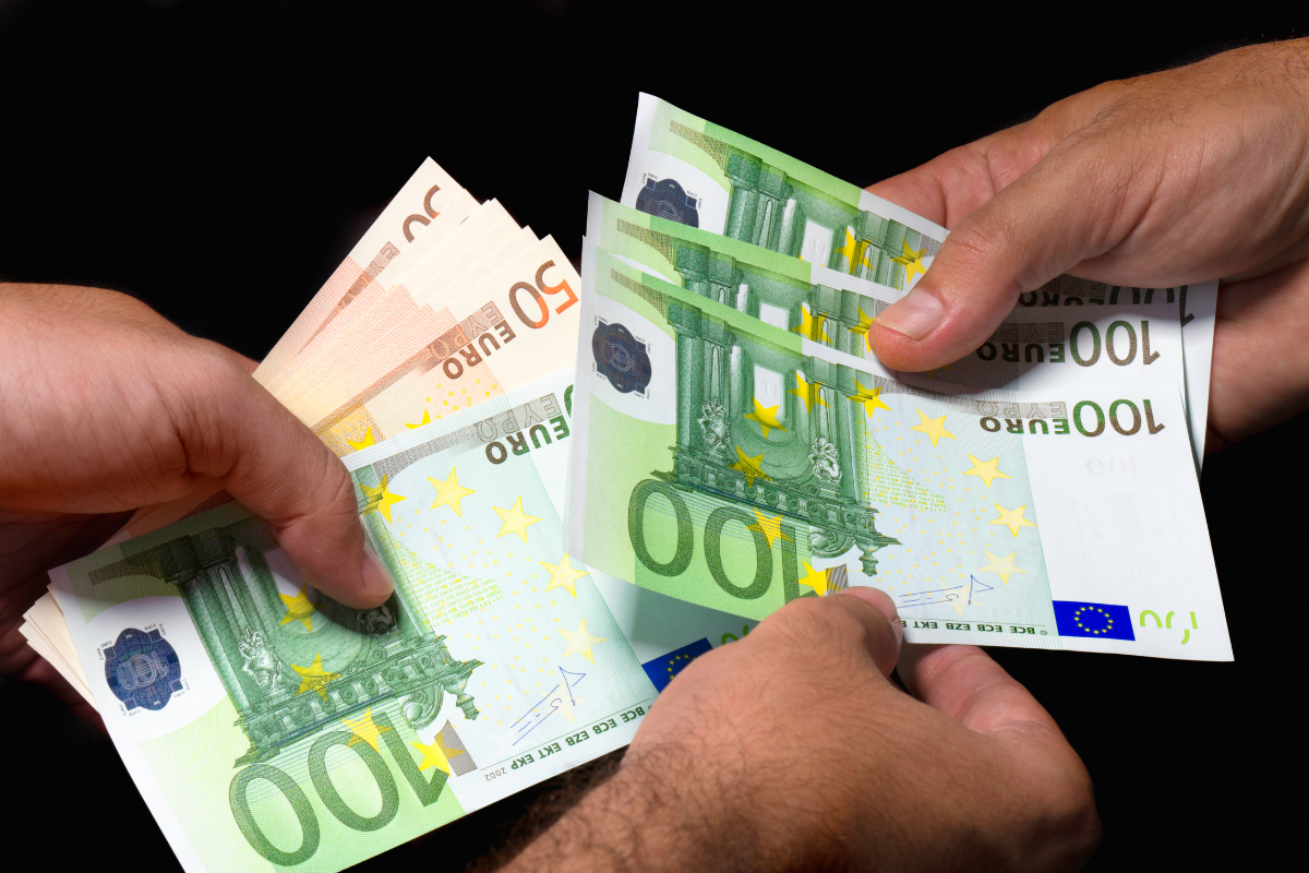 Donations : jusqu'à 300 000 € sans impôt pour un enfant, mais seulement avant le 31 décembre 2026