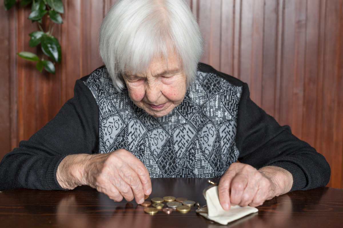 Une retraite chaque mois, mais plus de logement : l’histoire de Bernadette montre où les petites pensions peuvent craquer