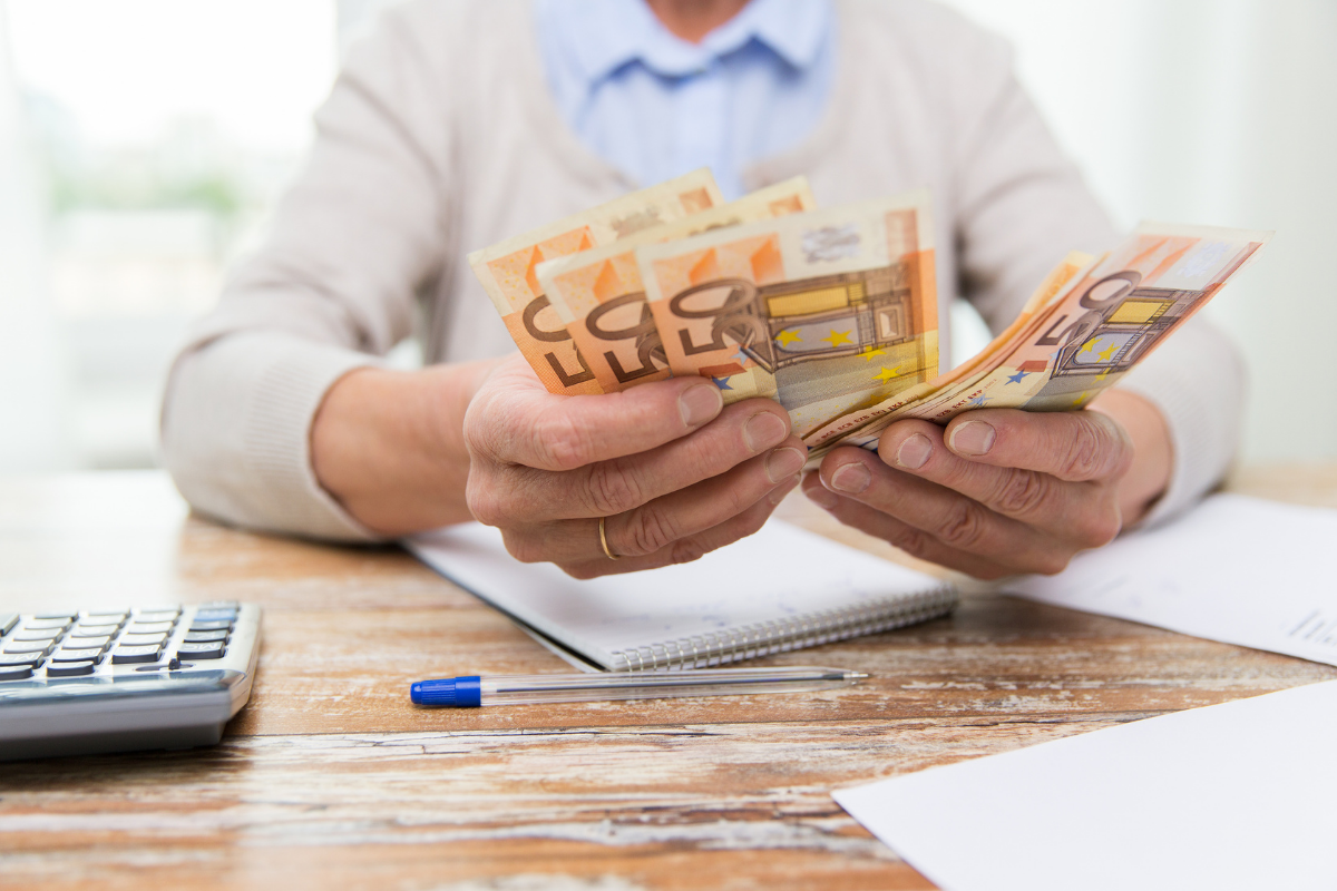 Pension, Livret A, taxe foncière : le grand écart qui pourrait marquer 2027