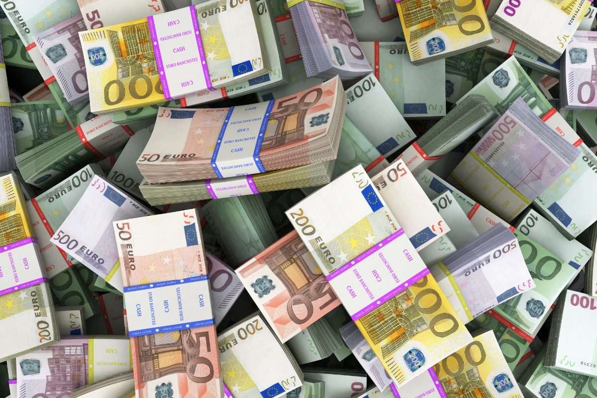 Assurance vie : 51 milliards d'euros de bénéfices attendent encore leurs épargnants