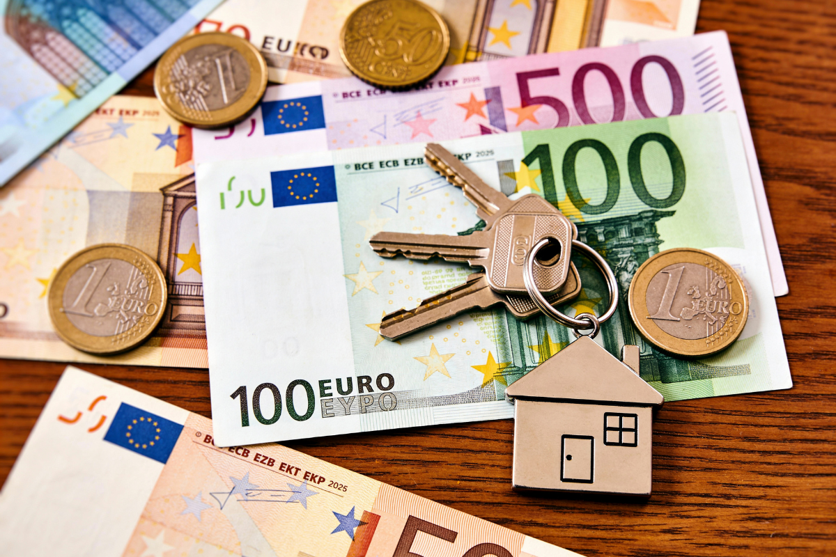 Crédit immobilier : à 15 000 euros de revenus par mois, un endettement de 50 % laisse encore 7 500 euros pour vivre