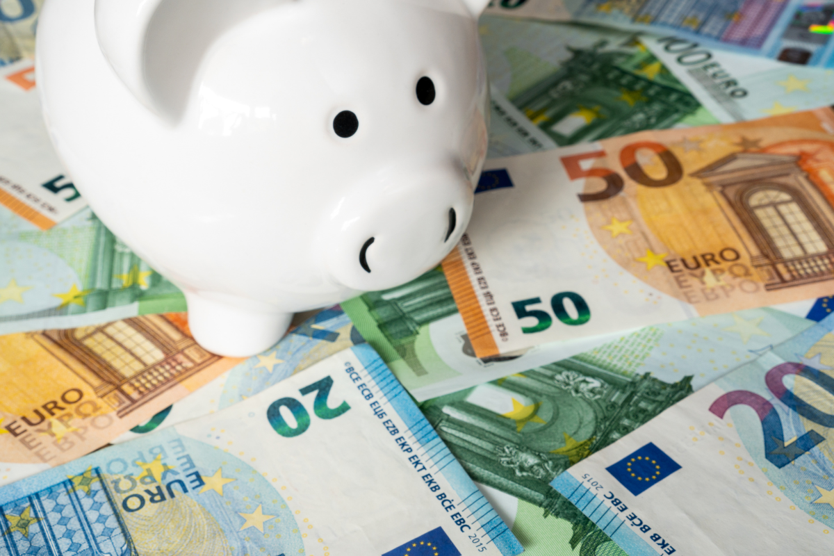 Livret A à 2,4 % ou LEP à 2,9 % en 2027 : lequel rapportera le plus à votre argent ?