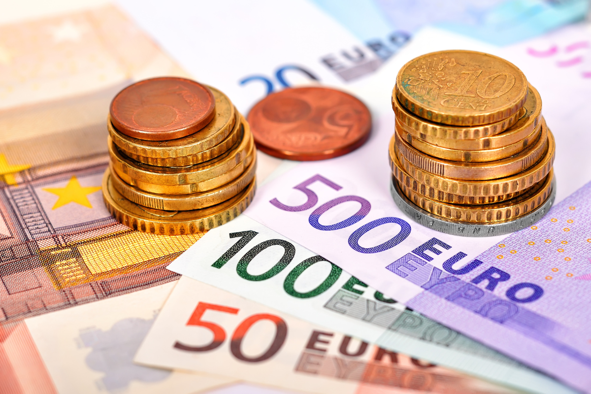 Livret A plafonné à 22 950 euros, compte à terme bloqué : ce que permet le livret classique non plafonné