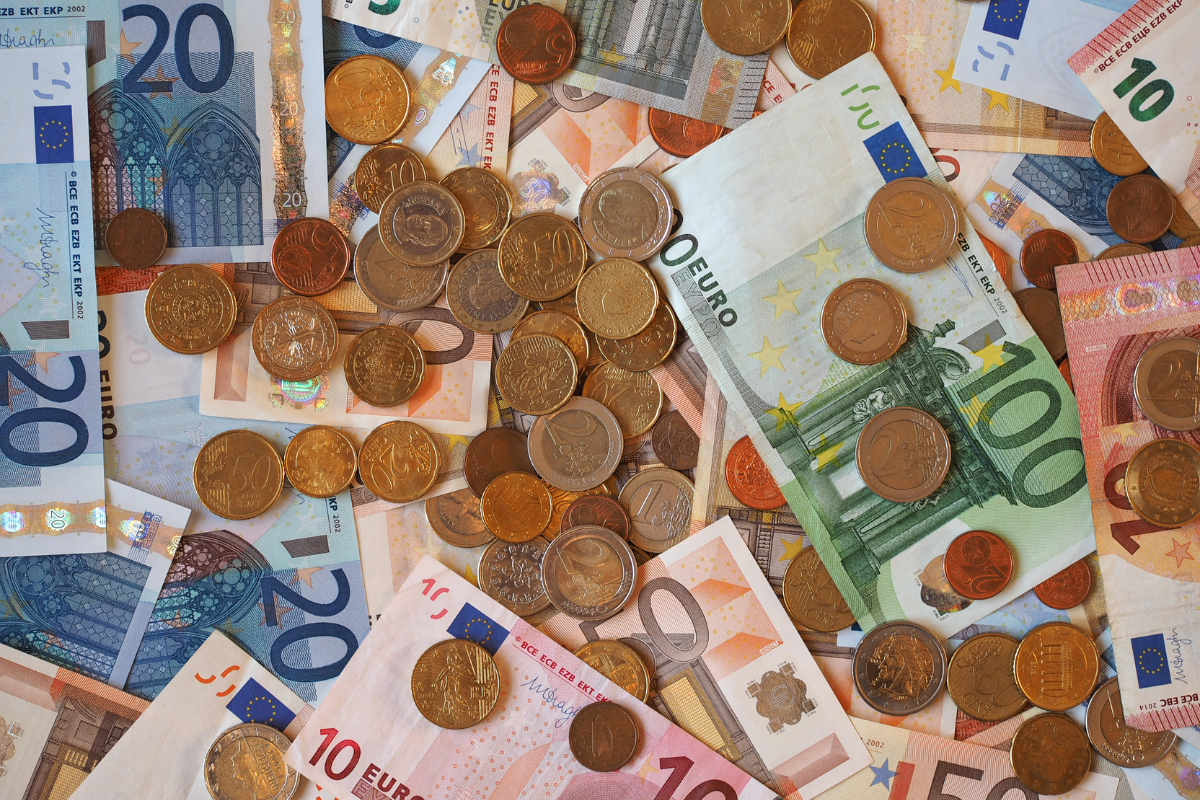 Pension de base modeste mais pensions cumulées : pourquoi vous pourriez dépasser le seuil de 1 260 euros