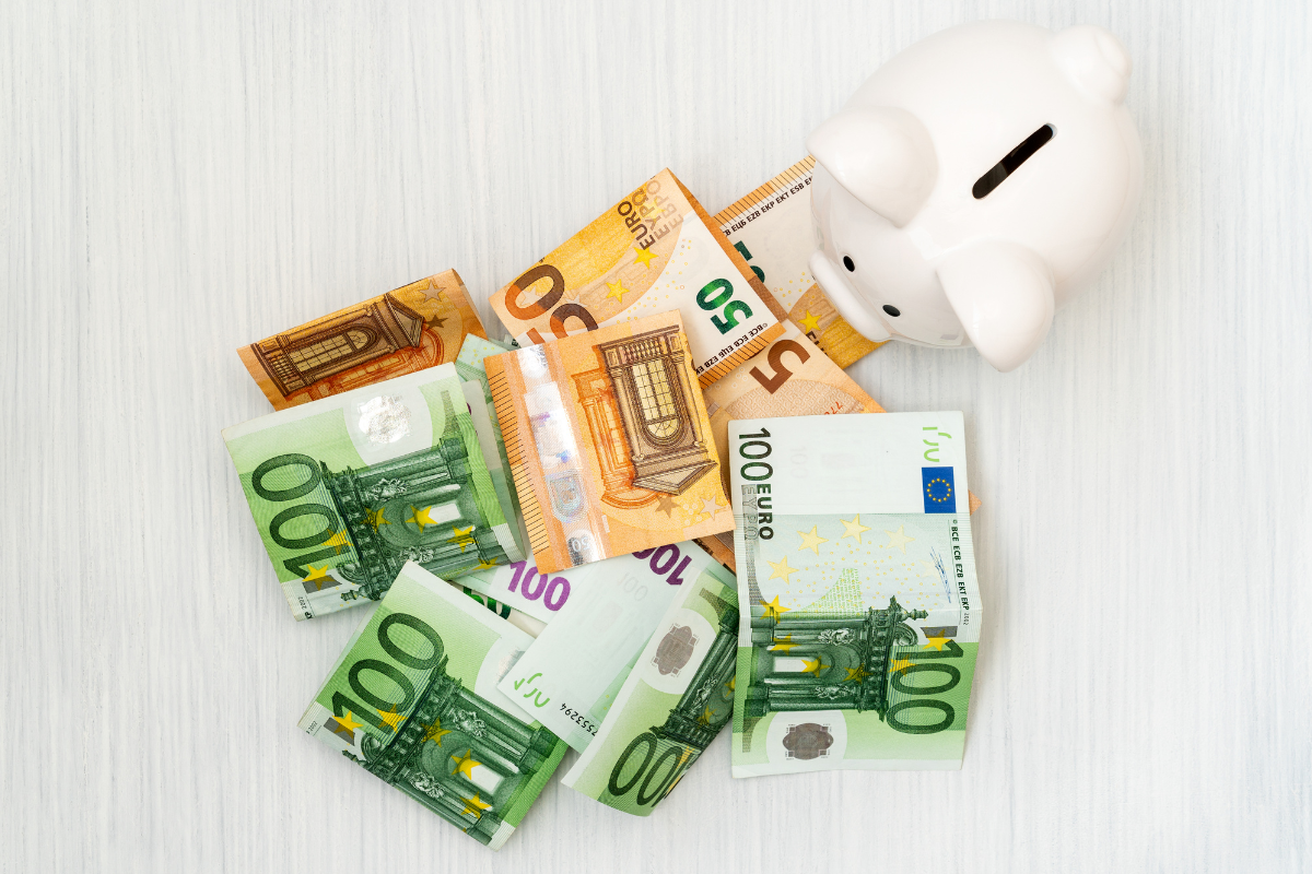 45 ans de cotisations pour 1 600 € de pension : le chiffre qui relance le débat entre générations